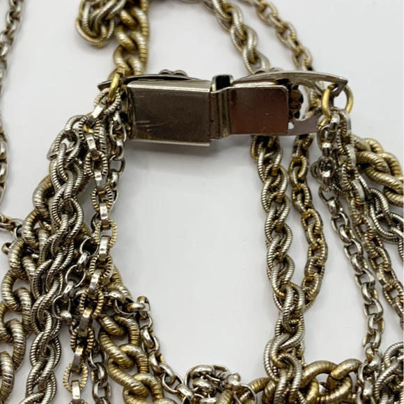 Vintage large cameo on multistrand layered tiered mixed chain necklace - Picture 11 of 14